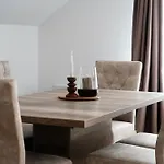 Gazde/Camere de închiriat Shyla Garden