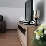 Shyla Garden Gazde/Camere de închiriat