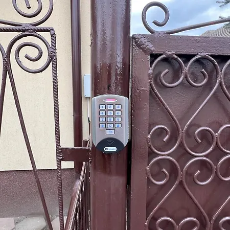 Shyla Garden Habitación en casa particular Braşov